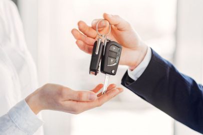 5 reasons Why Renting a Car is Better Than Taking a Taxi
